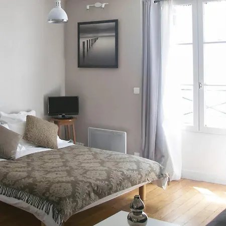 Апартаменты Marais Charming Place Париж